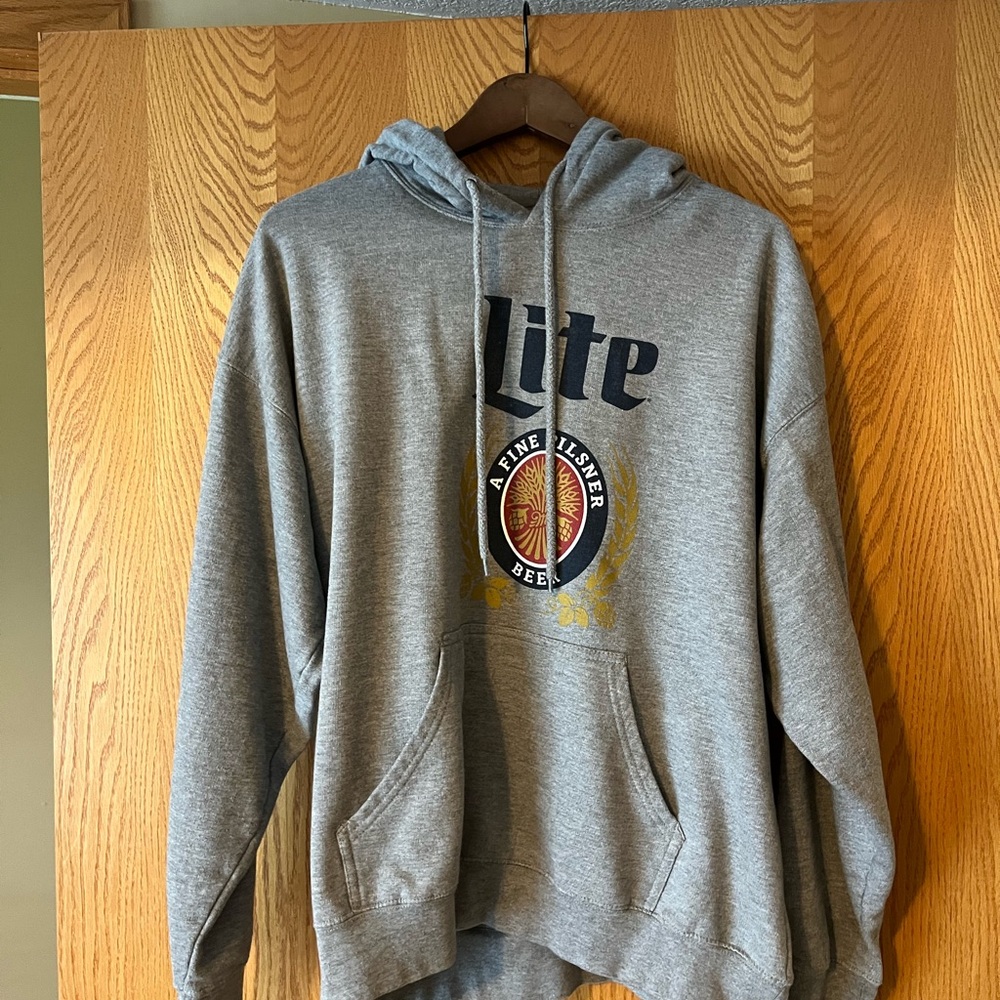 Miller Lite hoodie size: XL